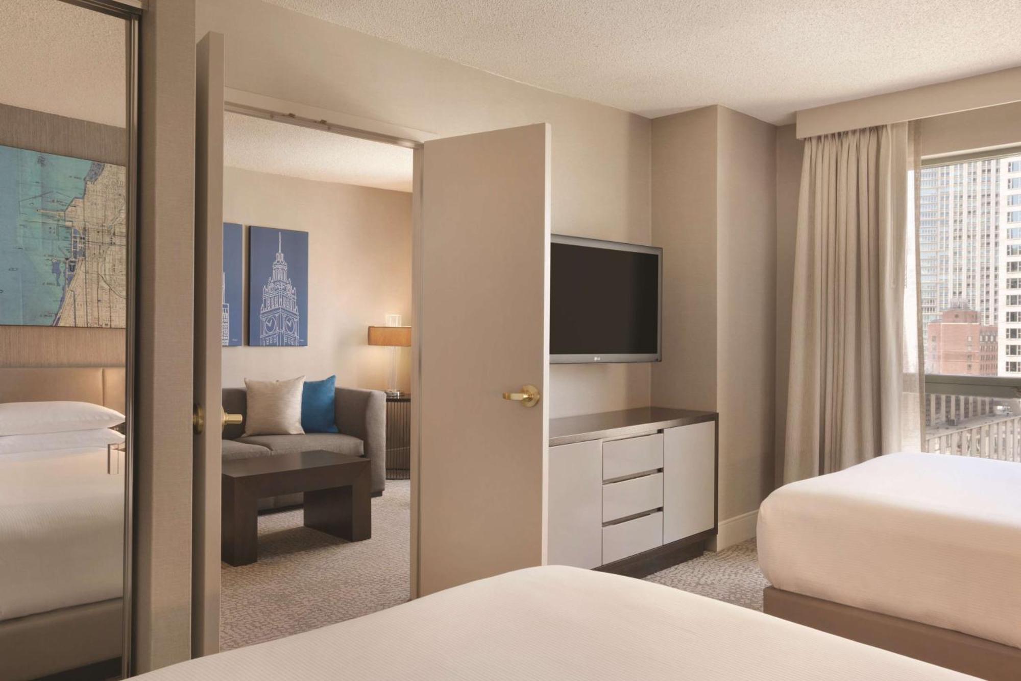 Hotel Hilton Magnificent Mile 3*