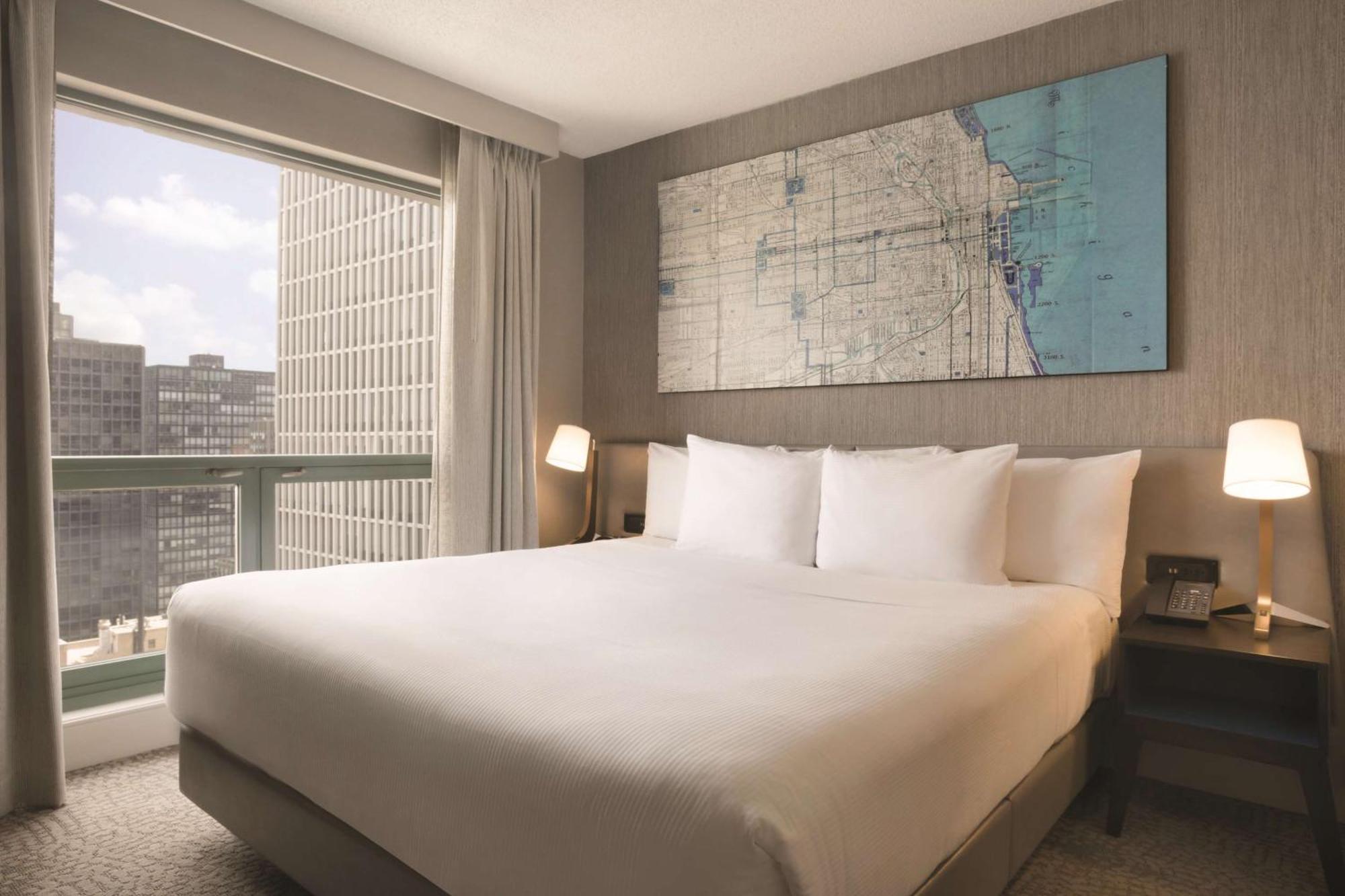 Hilton Magnificent Mile Hotel