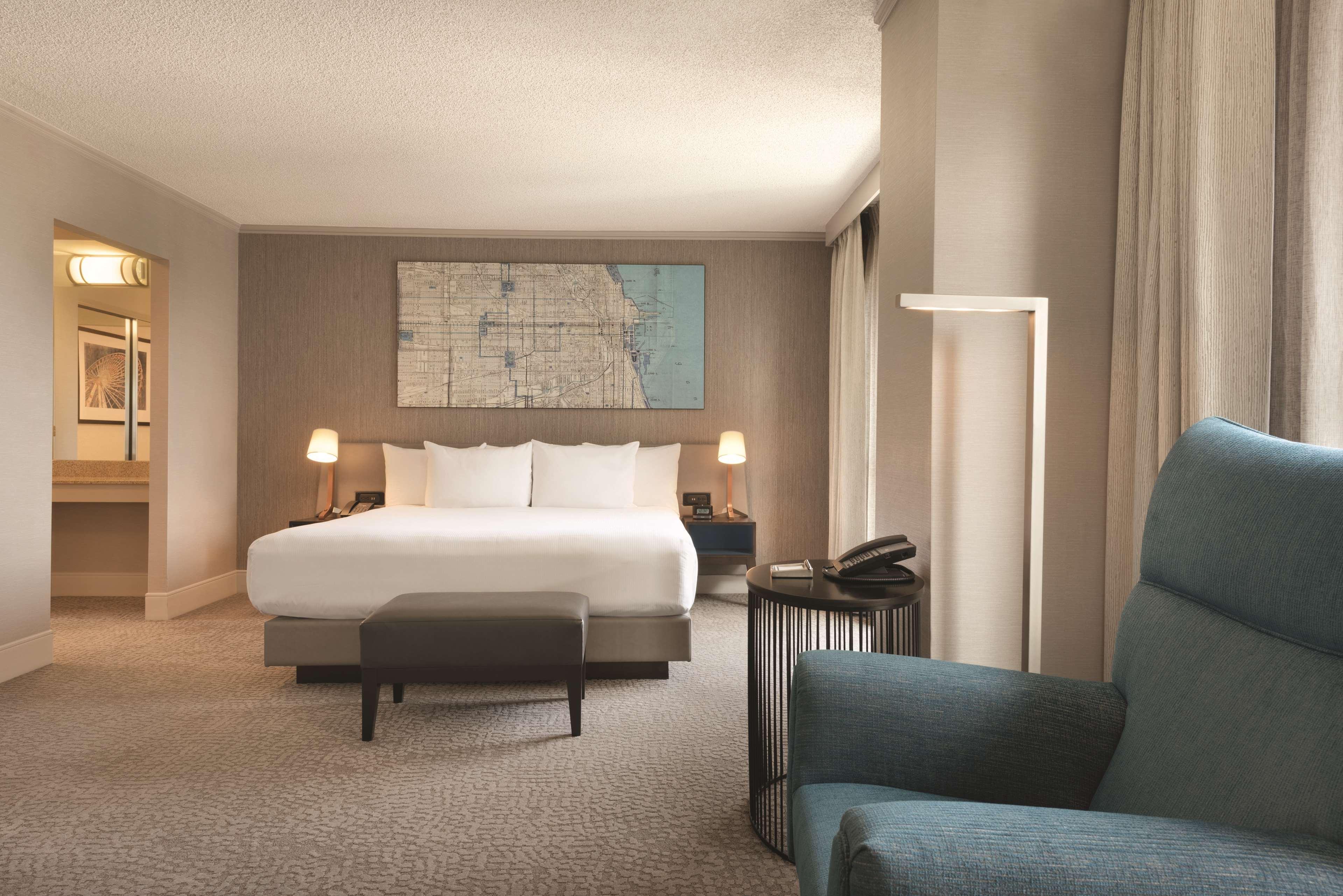 Hilton Magnificent Mile Hotel