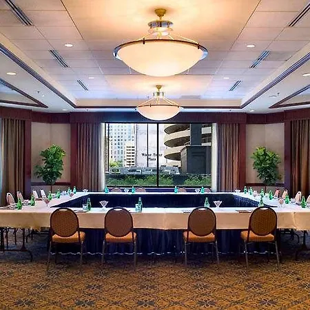 Hilton Chicago Magnificent Mile Suites 